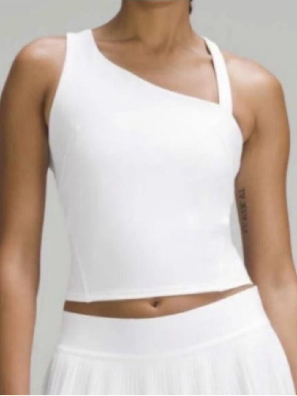 Like new women’s lululemon Everlux Asymmetrical tennis tank top